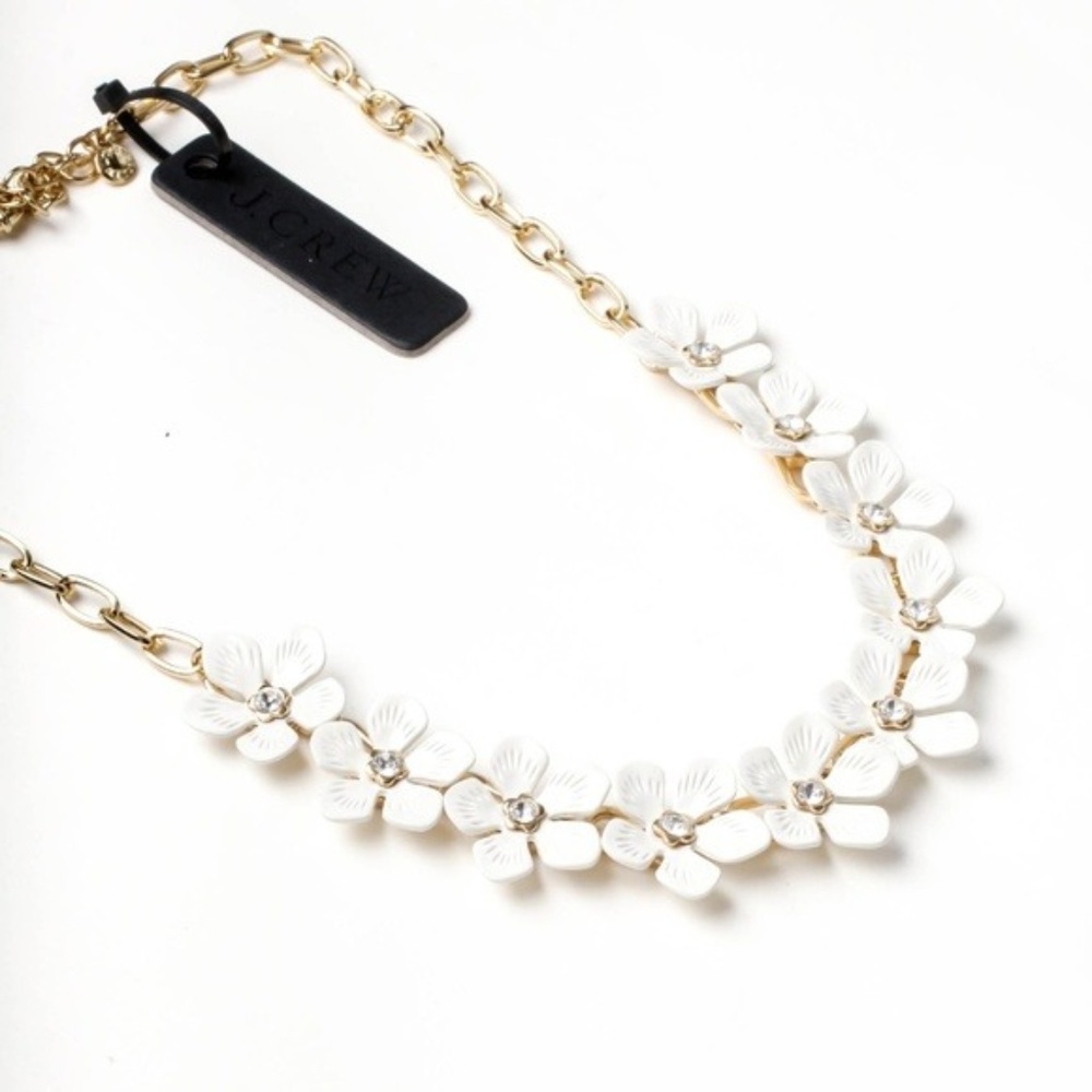 jcrew white 3d flower statement necklace